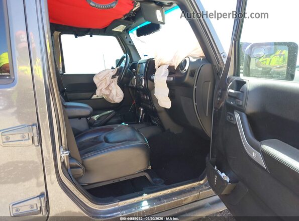 1C4BJWFGXGL325180 2016 JEEP WRANGLER UNLIMITED Gray Вид салону спереду