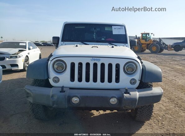 1C4HJWDG6JL930866 2018 JEEP WRANGLER White ხელსაწყოთა პანელის ხედი