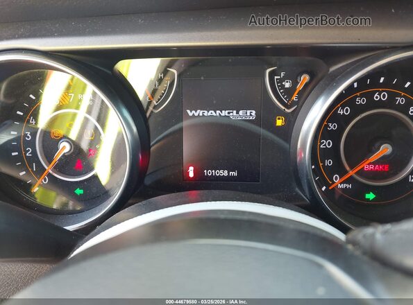 1C4HJXDN8LW199461 2020 JEEP WRANGLER UNLIMITED Red Widok tylnych siedzeń