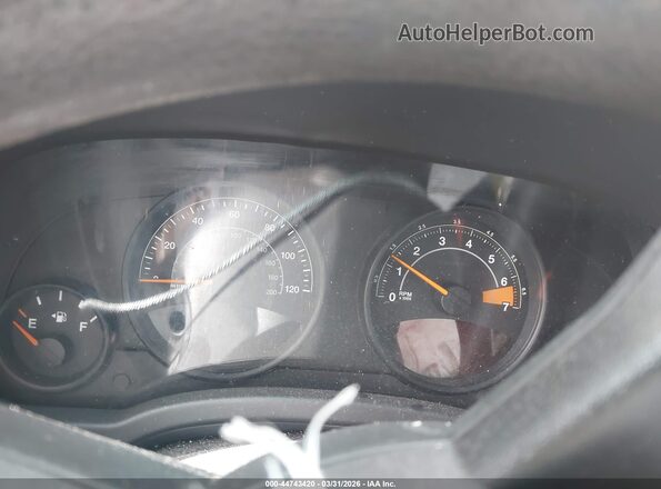 1C4NJDBB8GD723266 2016 JEEP COMPASS White Հետևի նստատեղերի տեսք