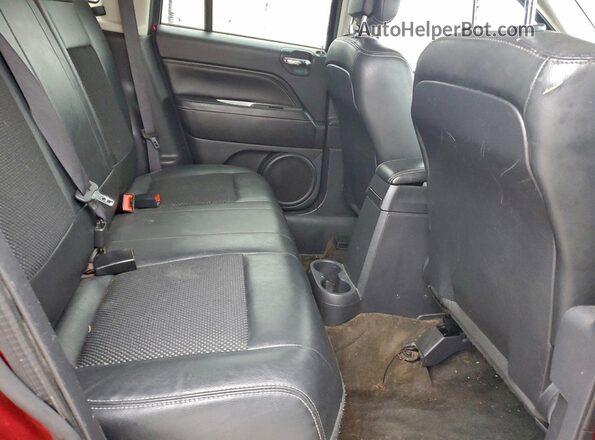 1C4NJDEB2HD143752 2017 JEEP COMPASS Red უკანა სალონის ხედი