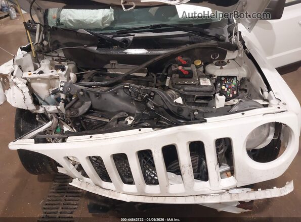1C4NJPFA7GD760523 2016 JEEP PATRIOT White Вид ззаду