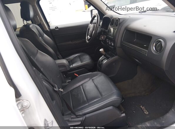 1C4NJRFB3GD566978 2016 JEEP PATRIOT White Вид салону спереду