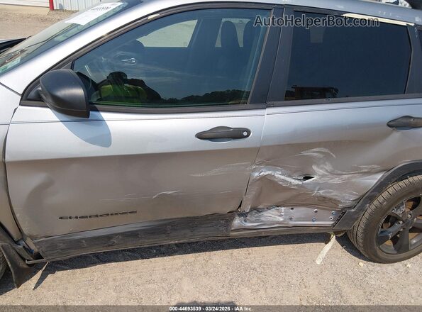 1C4PJLAB3HW549147 2017 JEEP CHEROKEE Gray Widok z przodu