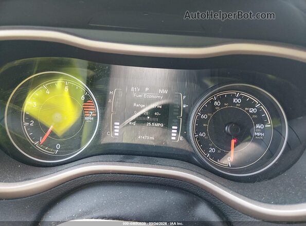 1C4PJLAB3HW549147 2017 JEEP CHEROKEE Gray Widok tylnych siedzeń