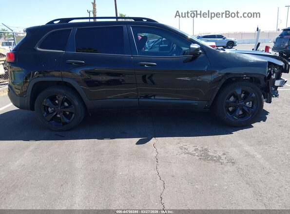 1C4PJLAB8HW654766 2017 JEEP CHEROKEE Black Widok wnętrza z tyłu