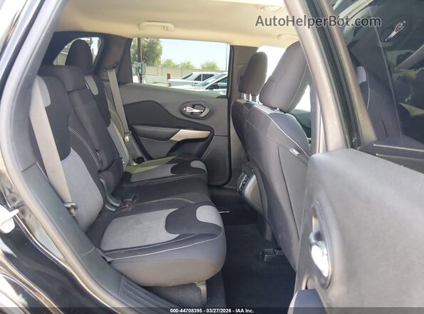 1C4PJLAB8HW654766 2017 JEEP CHEROKEE Black Widok naklejki z numerem VIN