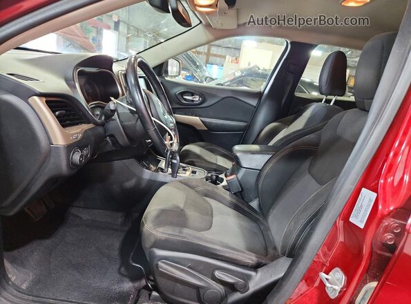 1C4PJLCB0HD233052 2017 JEEP CHEROKEE Burgundy Widok wnętrza z przodu