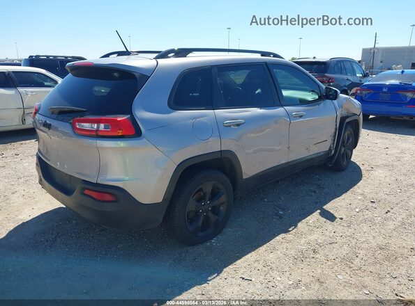 1C4PJLCB0JD553588 2018 JEEP CHEROKEE Серый Задняя правая четверть