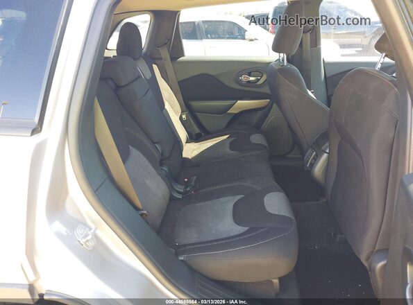 1C4PJLCB0JD553588 2018 JEEP CHEROKEE Серый 