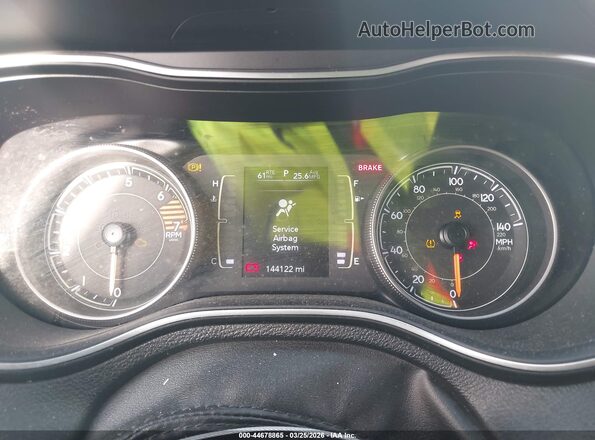 1C4PJLCB0KD264387 2019 JEEP CHEROKEE Maroon Вид задніх сидінь