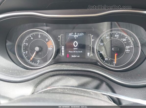 1C4PJLCB2KD242326 2019 JEEP CHEROKEE White უკანა სავარძლების ხედი