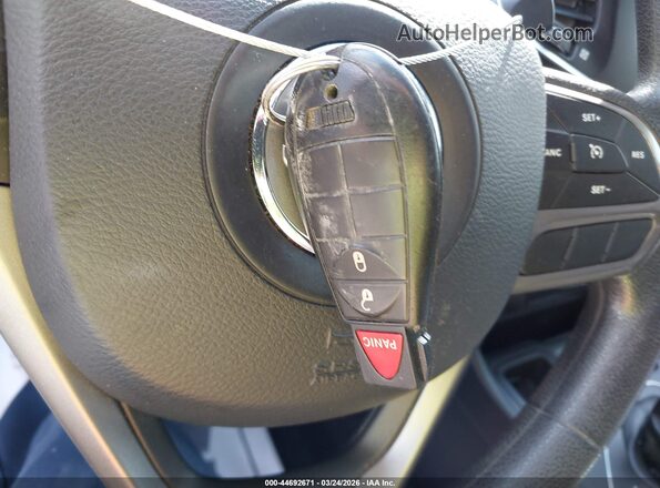 1C4PJLCB4KD485300 2019 JEEP CHEROKEE Gray Dashboard view