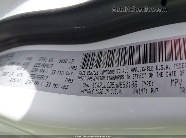 1C4PJLCB5HW650106 2017 JEEP CHEROKEE White Вид підкапотного простору