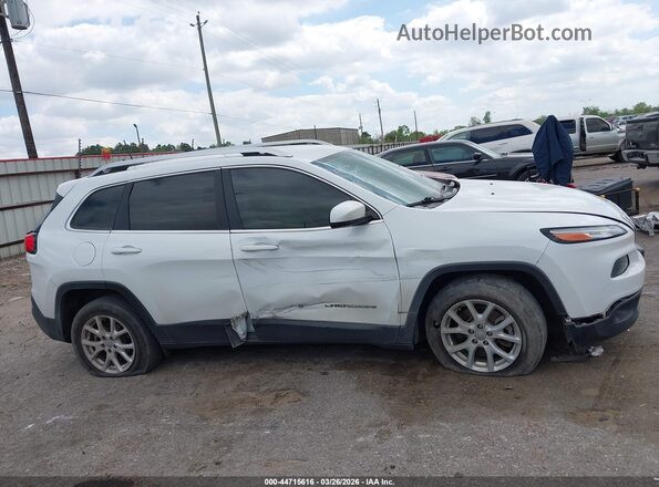 1C4PJLCB5HW650106 2017 JEEP CHEROKEE White Вид задньої частини салону