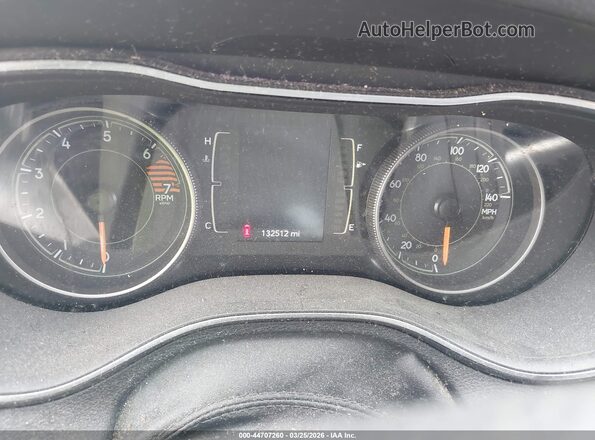 1C4PJLCB6KD144786 2019 JEEP CHEROKEE Black Панорамний вид салону 360°