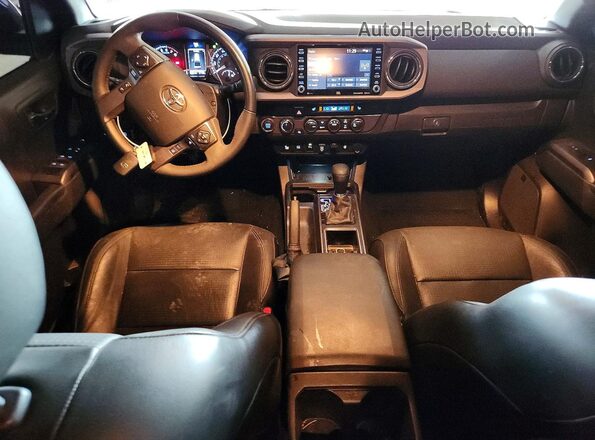 3TMCZ5AN7PM610012 2023 JEEP CHEROKEE Red Widok deski rozdzielczej