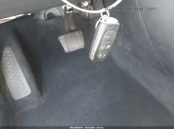 1C4PJLDB2KD377398 2019 JEEP CHEROKEE Gray Widok deski rozdzielczej