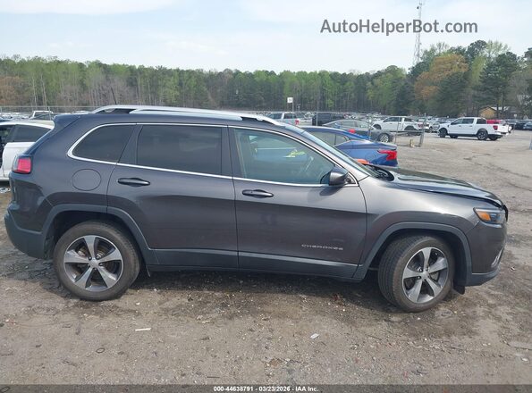 1C4PJLDB2KD377398 2019 JEEP CHEROKEE Gray Widok wnętrza z tyłu