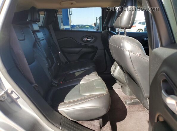 1C4PJLDB4GW239356 2016 JEEP CHEROKEE Silver Вид задньої частини салону