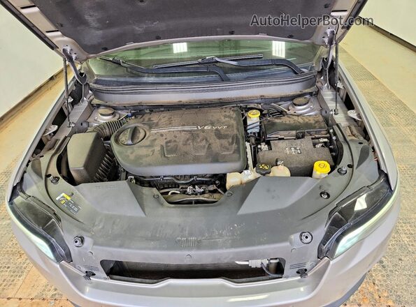 1C4PJLDX8KD308212 2019 JEEP CHEROKEE Серебряный Вид подкапотного пространства