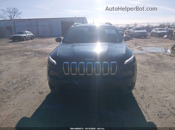 1C4PJLLB4JD524255 2018 JEEP CHEROKEE Blue Вид задньої частини салону