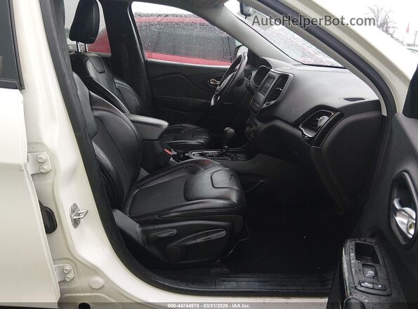 1C4PJLLB4KD392714 2019 JEEP CHEROKEE Белый Вид салона спереди