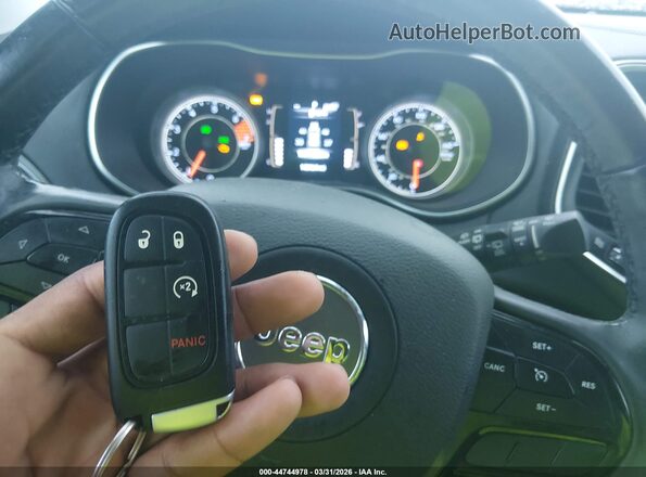 1C4PJLLB4KD392714 2019 JEEP CHEROKEE Белый Вид панели приборов