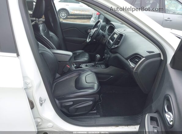 1C4PJLLX3KD359232 2019 JEEP CHEROKEE Белый Вид салона спереди