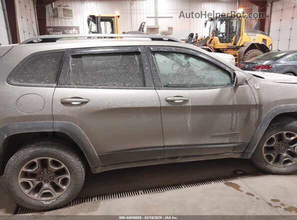 1C4PJMBX7LD612920 2020 JEEP CHEROKEE Gray Rear interior view