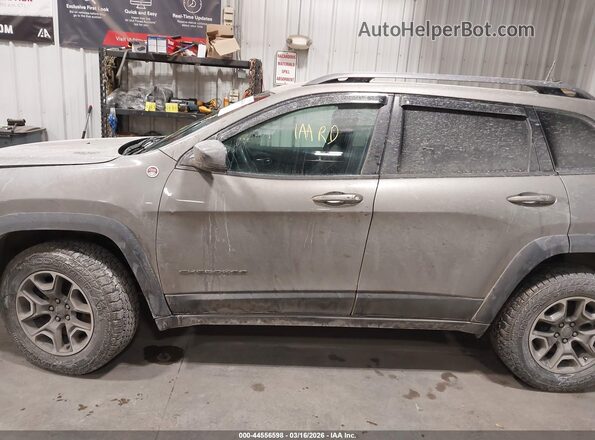 1C4PJMBX7LD612920 2020 JEEP CHEROKEE Gray 360 interior view