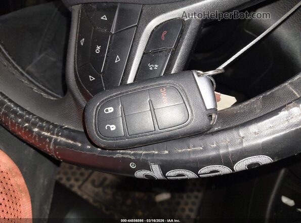 1C4PJMBX7LD612920 2020 JEEP CHEROKEE Gray Dashboard view