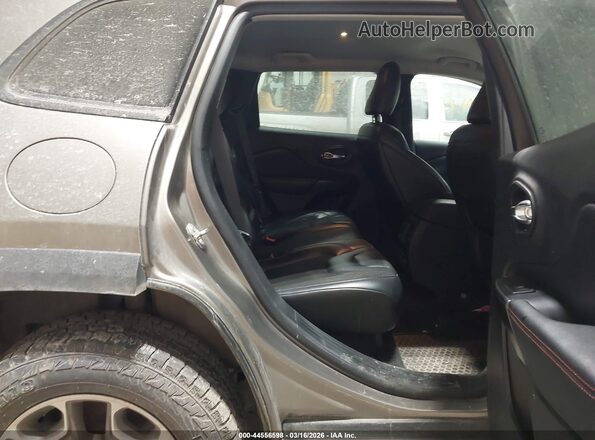 1C4PJMBX7LD612920 2020 JEEP CHEROKEE Gray VIN sticker view