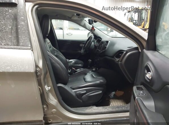 1C4PJMBX7LD612920 2020 JEEP CHEROKEE Gray Front interior view