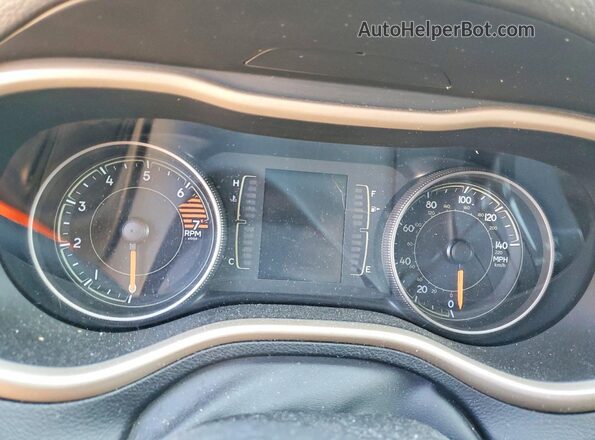 1C4PJMCBXJD575605 2018 JEEP CHEROKEE Charcoal ხელსაწყოთა პანელის ხედი