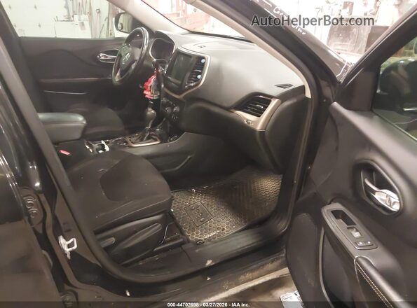 1C4PJMCS4GW284496 2016 JEEP CHEROKEE Black Front interior view