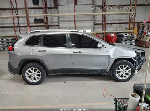 1C4PJMCS6GW278991 2016 JEEP CHEROKEE Silver Vista interior trasera