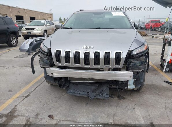 1C4PJMDB2JD567657 2018 JEEP CHEROKEE Gray Widok z przodu