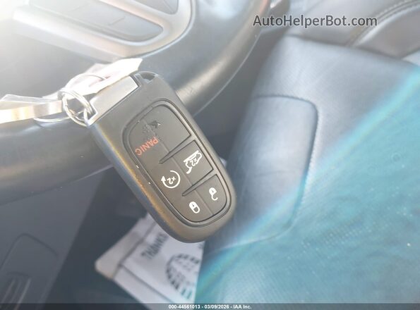 1C4PJMDNXLD543281 2020 JEEP CHEROKEE Green Вид панелі приладів