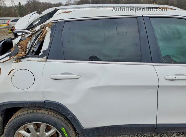 1C4PJMDS8GW205247 2016 JEEP CHEROKEE White Rear interior view