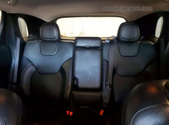 1C4PJMDX5KD463399 2019 JEEP CHEROKEE Silver 