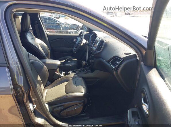 1C4PJMLB9KD299113 2019 JEEP CHEROKEE Gray Vista interior delantera