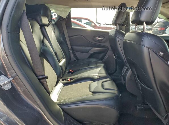 1C4PJMLBXMD166332 2021 JEEP CHEROKEE Gray Rear interior view