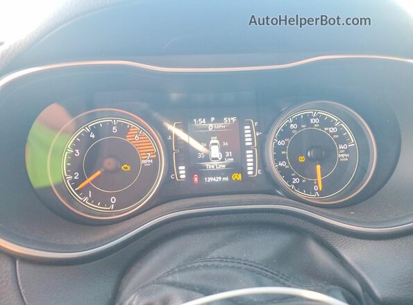 1C4PJMLNXKD211017 2019 JEEP CHEROKEE Gray Սարքավորումների վահանակի տեսք