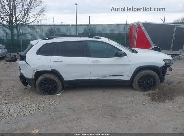 1C4PJMMB4PD106873 2023 JEEP CHEROKEE White Widok zestawu wskaźników