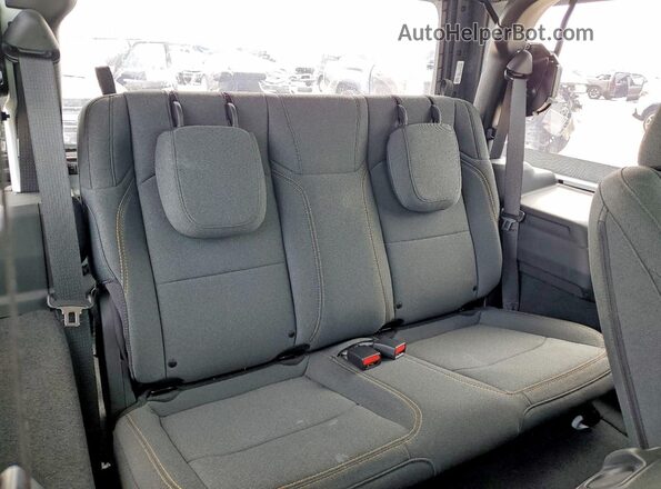 1C4PJXAN4SW553782 2025 JEEP WRANGLER White Widok tylnych siedzeń
