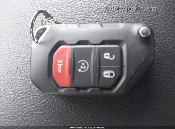 1C4PJXFGXTW221907 2026 JEEP WRANGLER Gray წინა პანელის ხედი