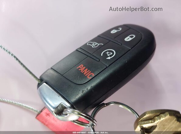 1C4RJEBG0NC128160 2022 JEEP GRAND CHEROKEE WK Красный Вид панели приборов