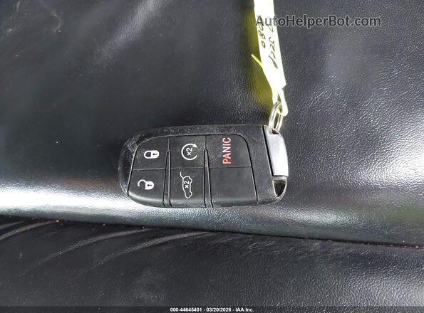 1C4RJFBG8HC864080 2017 JEEP GRAND CHEROKEE  Вид панели приборов