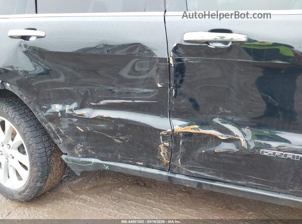1C4RJFBT1HC823528 2017 JEEP GRAND CHEROKEE Черный Вид спереди